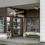 T3 Alpenhotel Otel 3*