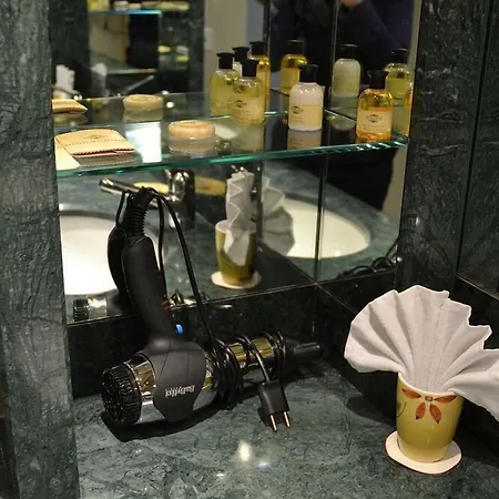 ホテル T3 Alpenhotel