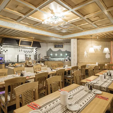 ホテル T3 Alpenhotel